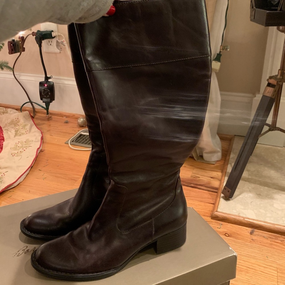 Born Yvette riding boots in brown leather size 8